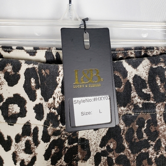 On The Prowl Leopard Print Bell Bottom Jeans - Picture 4 of 6